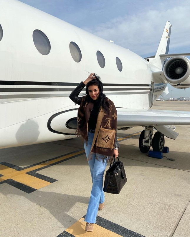 Mỹ nhân nóng bỏng Georgina Rodriguez hé lộ về cuộc sống bên Ronaldo ảnh 5