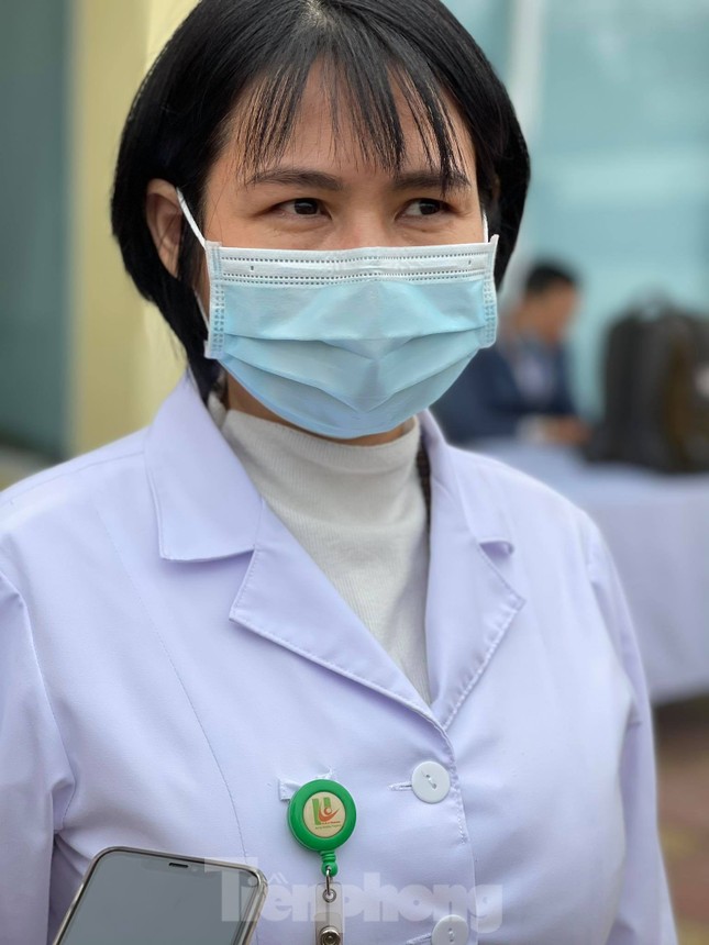 Những mũi tiêm vắc xin COVID-19 đầu tiên tại Hà Nội, Hải Dương và TPHCM ảnh 16