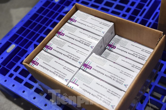 Những mũi tiêm vắc xin COVID-19 đầu tiên tại Hà Nội, Hải Dương và TPHCM ảnh 20