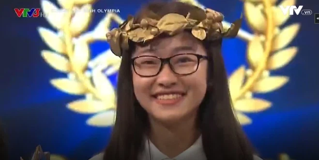Nữ sinh Ngoại thương là cựu thí sinh Olympia, nổi bật trên hàng ghế khán giả sau 3 năm ảnh 1