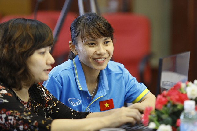 Giao lưu trực tuyến với những 'cô gái vàng' bóng đá Việt ảnh 9