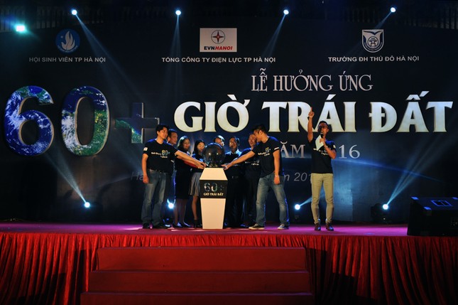EVN HANOI hưởng ứng chiến dịch Giờ Trái đất 2016 ảnh 2