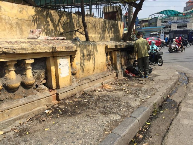 Muôn cảnh éo le tìm nhà vệ sinh công cộng ở Hà Nội ảnh 1