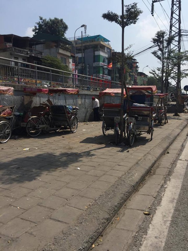Muôn cảnh éo le tìm nhà vệ sinh công cộng ở Hà Nội ảnh 2