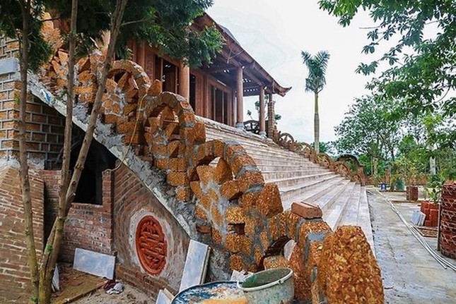 Cưỡng chế tháo dỡ 'cung điện công chúa' ở Ba Vì- Hà Nội ảnh 2