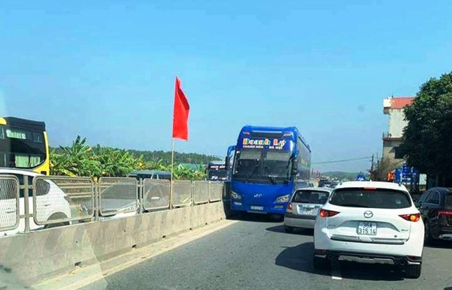 160 lượt phản ánh về chặt chém hành khách, ùn tắc giao thông dịp Tết ảnh 1