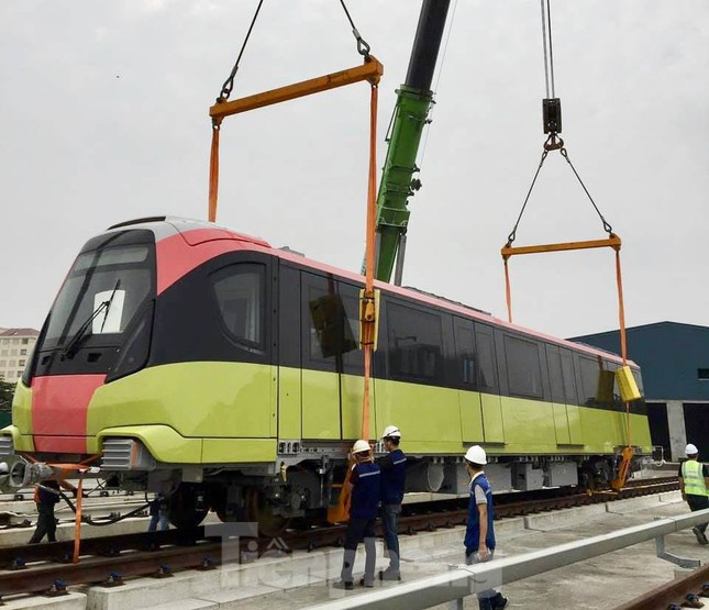 Hình ảnh đoàn tàu metro thứ 3 về Hà Nội ảnh 4