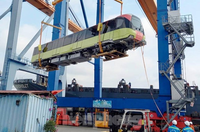Hình ảnh đoàn tàu metro thứ 3 về Hà Nội ảnh 6