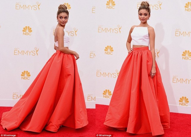 Những chiếc váy nổi bật trên thảm đỏ Emmy 2014 ảnh 2