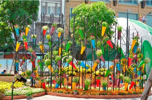 Đường hoa Nguyễn Huệ rực rỡ trước giờ khai mạc ảnh 5