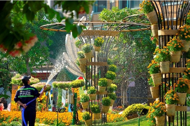 Đường hoa Nguyễn Huệ rực rỡ trước giờ khai mạc ảnh 6