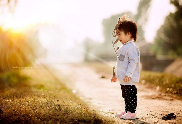 Cô bé 3 tuổi cực đáng yêu qua ống kính của bố ảnh 2