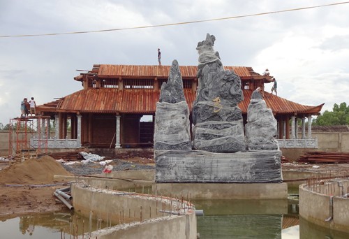 Hoài Linh bị phạt hơn 6,2 triệu đồng vì xây đền thờ tổ không phép ảnh 1