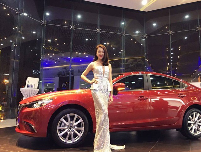 Cô gái bê khay xinh hơn cả dàn hoa khôi ảnh 1