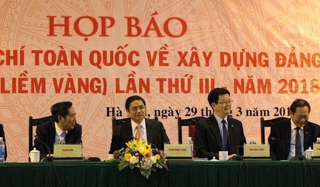 Giải báo chí Búa liềm vàng có giá trị cao nhất 300 triệu đồng ảnh 1