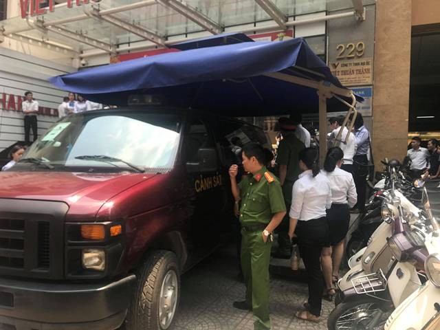 Khám xét Ngân hàng Eximbank chi nhánh TPHCM ảnh 4