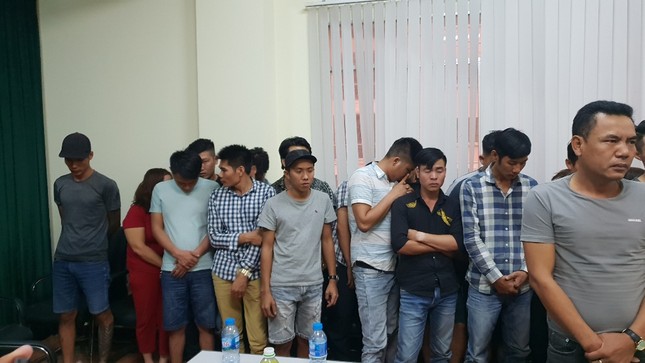 Hàng trăm cảnh sát vây bắt sới bạc của 'trùm' 9X ở TPHCM ảnh 3