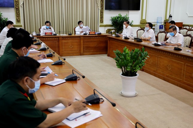 TPHCM lây nhiễm Covid-19 trong cộng đồng từ bệnh nhân phi công người Anh ảnh 2