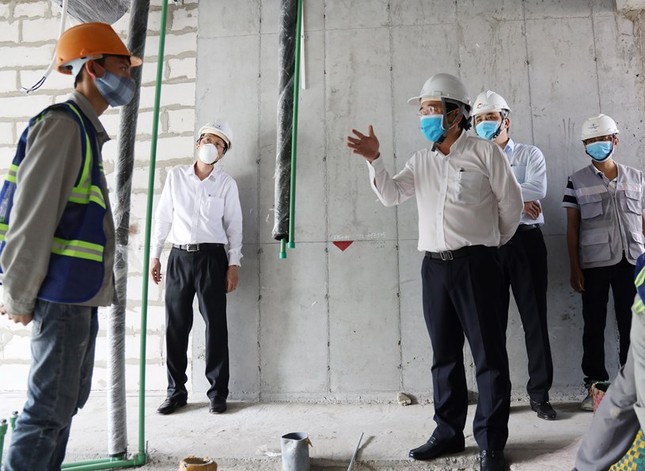 TPHCM ban hành bộ tiêu chí đánh giá rủi ro về lây nhiễm SARS-CoV-2 tại doanh nghiệp ảnh 1