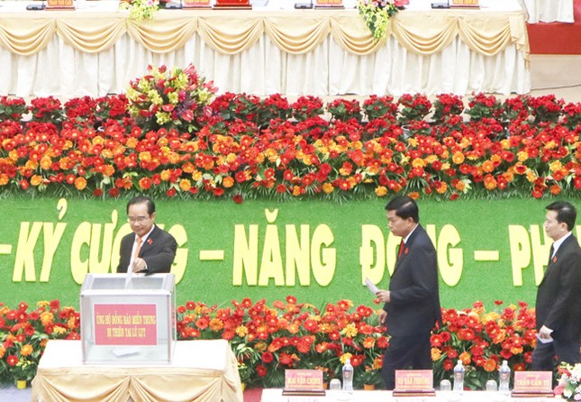 Đại hội Đảng bộ tỉnh Long An đóng góp giúp đỡ đồng bào miền Trung bị lũ lụt ảnh 1