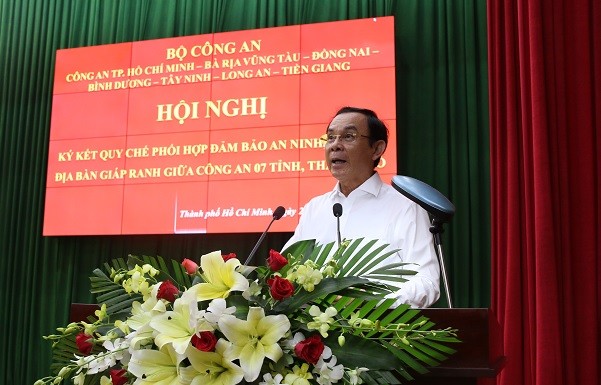 Tân Bí thư Thành uỷ TPHCM chỉ đạo hội nghị ký kết đảm bảo an ninh trật tự 7 tỉnh thành ảnh 2