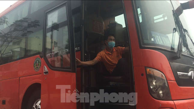 Xe dù, bến cóc 'đại náo' cửa ngõ phía Nam TPHCM ảnh 7