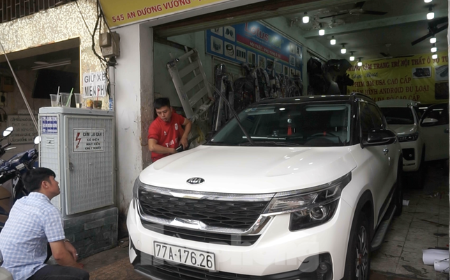 Người Sài Gòn tất bật tân trang 'xế cưng' đón Tết ảnh 2