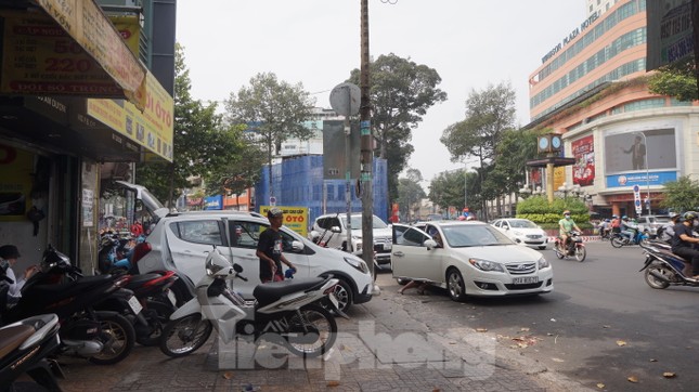 Người Sài Gòn tất bật tân trang 'xế cưng' đón Tết ảnh 12