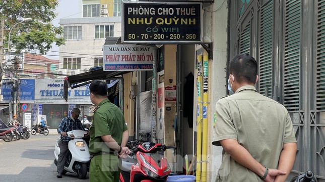 Làm thủ tục nhận phòng cho khách mắc COVID-19, chủ khách sạn bị đưa đi cách ly ảnh 2