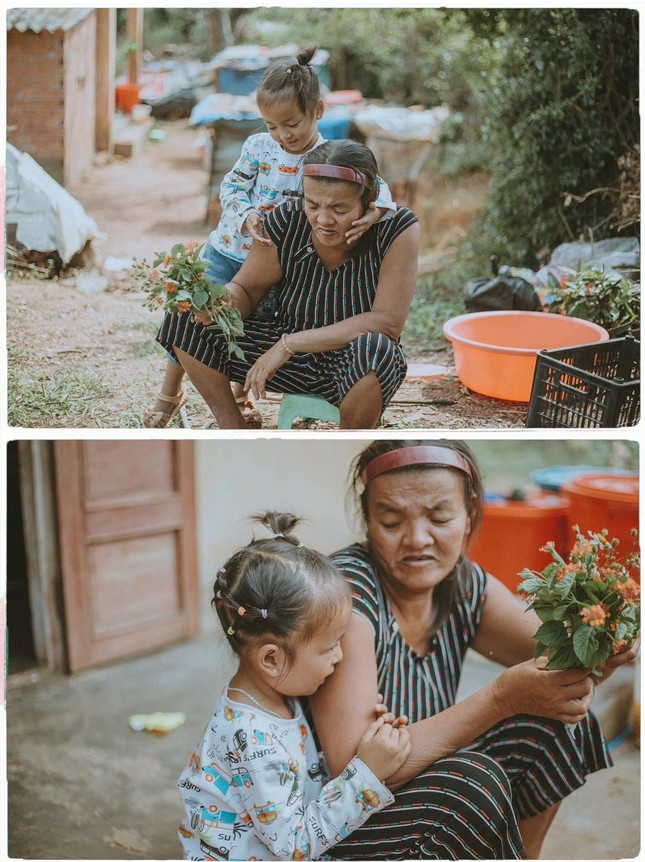 Xúc động bộ ảnh “câu chuyện đặc biệt hai mẹ con” của nữ nhiếp ảnh gia Quảng Ngãi ảnh 2