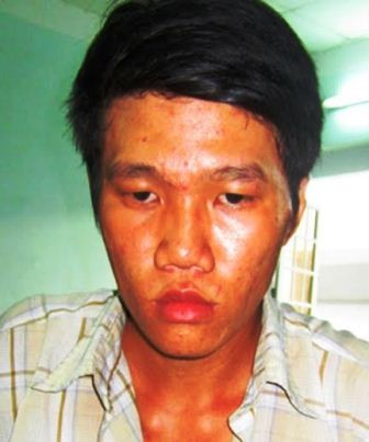 Tạm đình chỉ công tác thầy giáo nghi hiếp dâm học sinh ảnh 1
