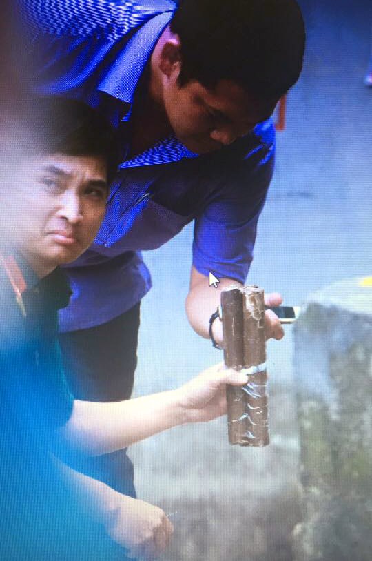 Hà Nội: Hốt hoảng phát hiện vật nghi mìn tự chế trong ngách nhỏ ảnh 1