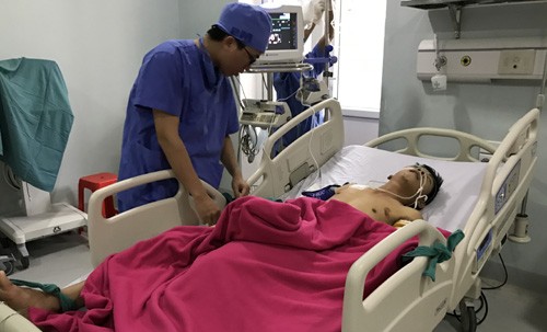 Khởi tố tài xế nồng hơi men tông 3 người "bay" khỏi cầu ảnh 1