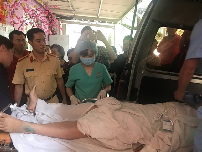 Bị kéo lê 10m, Thượng úy CSGT bị thương nghiêm trọng ảnh 1