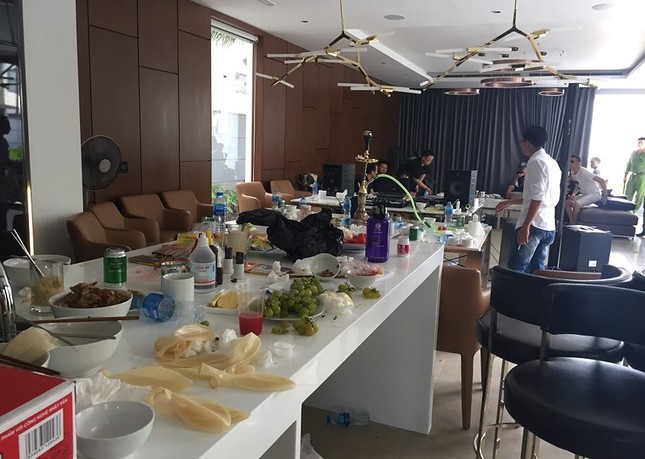 Dân chơi thuê biệt thự thác loạn suốt đêm ảnh 1