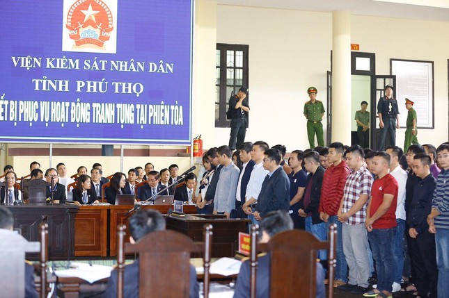 Vụ đánh bạc nghìn tỷ: 'Cần cách ly các bị cáo Vĩnh, Hóa khỏi xã hội' ảnh 22