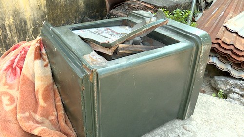 Nhóm trộm rinh két sắt khi gia chủ đi ăn tiệc ảnh 2