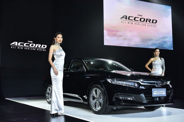 Honda Accord 2019 giá từ 1,09 tỷ đồng cạnh tranh Toyota Camry ảnh 6