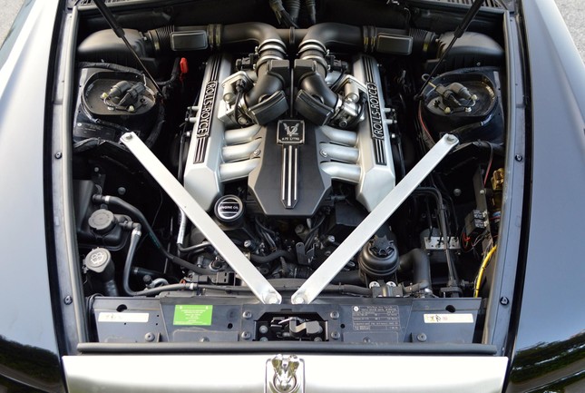Rolls-Royce Phantom Drophead Coupe 2008 bán đấu giá chỉ 3,1 tỷ đồng ảnh 4