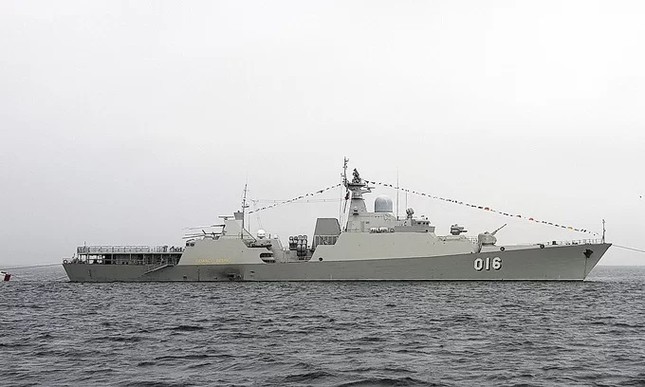 Tàu hộ vệ Việt Nam trong lần đầu duyệt binh hải quân tại Nga ảnh 4