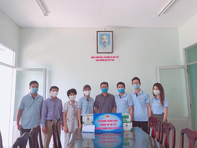 Cán bộ, nhân viên Vietbank chung tay phòng chống COVID-19 tại các tỉnh miền Trung ảnh 1