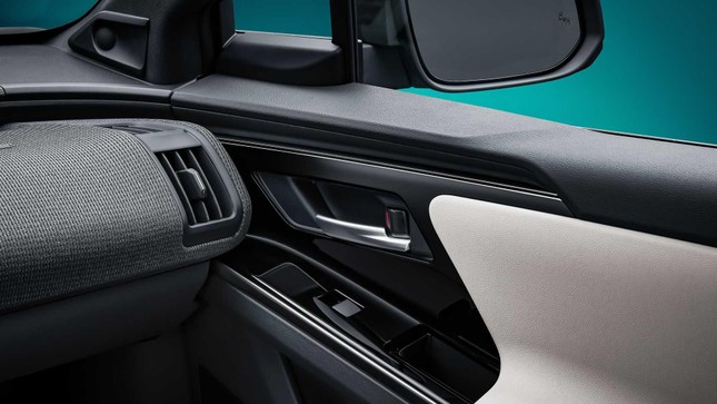 Toyota giới thiệu mẫu xe ý tưởng thuần điện hoàn toàn mới ảnh 15