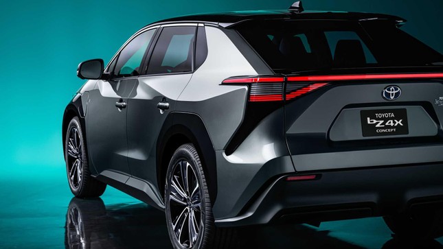 Toyota giới thiệu mẫu xe ý tưởng thuần điện hoàn toàn mới ảnh 2