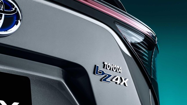 Toyota giới thiệu mẫu xe ý tưởng thuần điện hoàn toàn mới ảnh 10