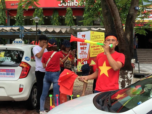 Quê nhà trung vệ Tiến Dũng rực cờ đỏ trước bán kết Việt Nam - Hàn Quốc ảnh 5