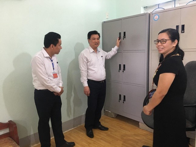 Đột nhập căn phòng đặc biệt chứa đề thi, bài thi ảnh 4