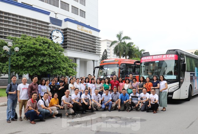Yêu cầu của Bộ GD&ĐT: Trường đại học điều một nửa “quân số” đi làm thi ảnh 1