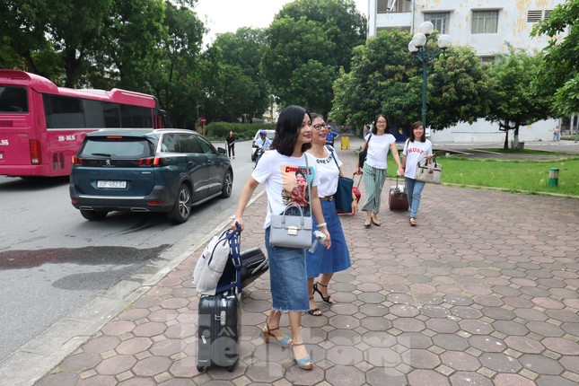 Yêu cầu của Bộ GD&ĐT: Trường đại học điều một nửa “quân số” đi làm thi ảnh 2