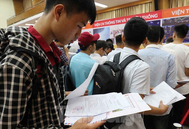 Thủ khoa ‘đạp xe giao trứng vịt’ nhập học trường ĐH Bách khoa Hà Nội ảnh 3