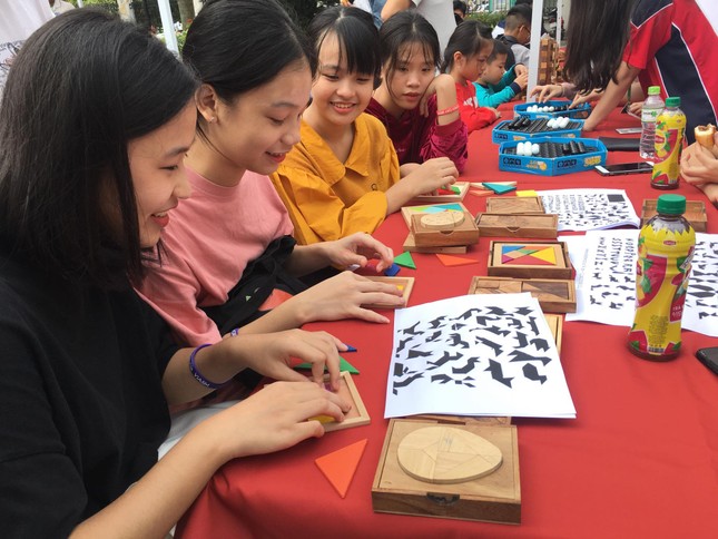 Học sinh biến ảo như 'phù thủy' trong Ngày hội Toán học mở rộng 2019 ảnh 2